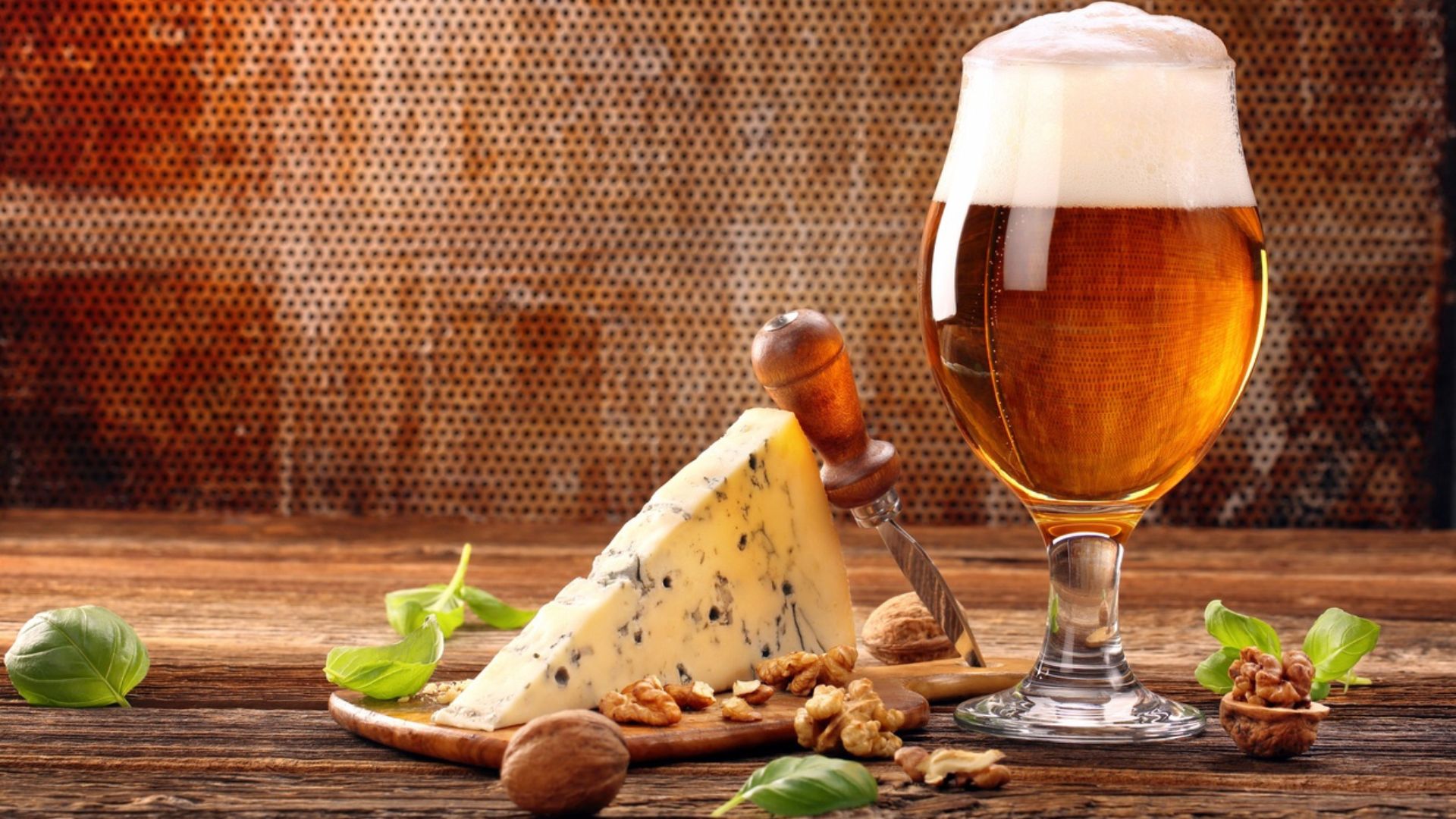 this image shows Pairing Beer with Cheese